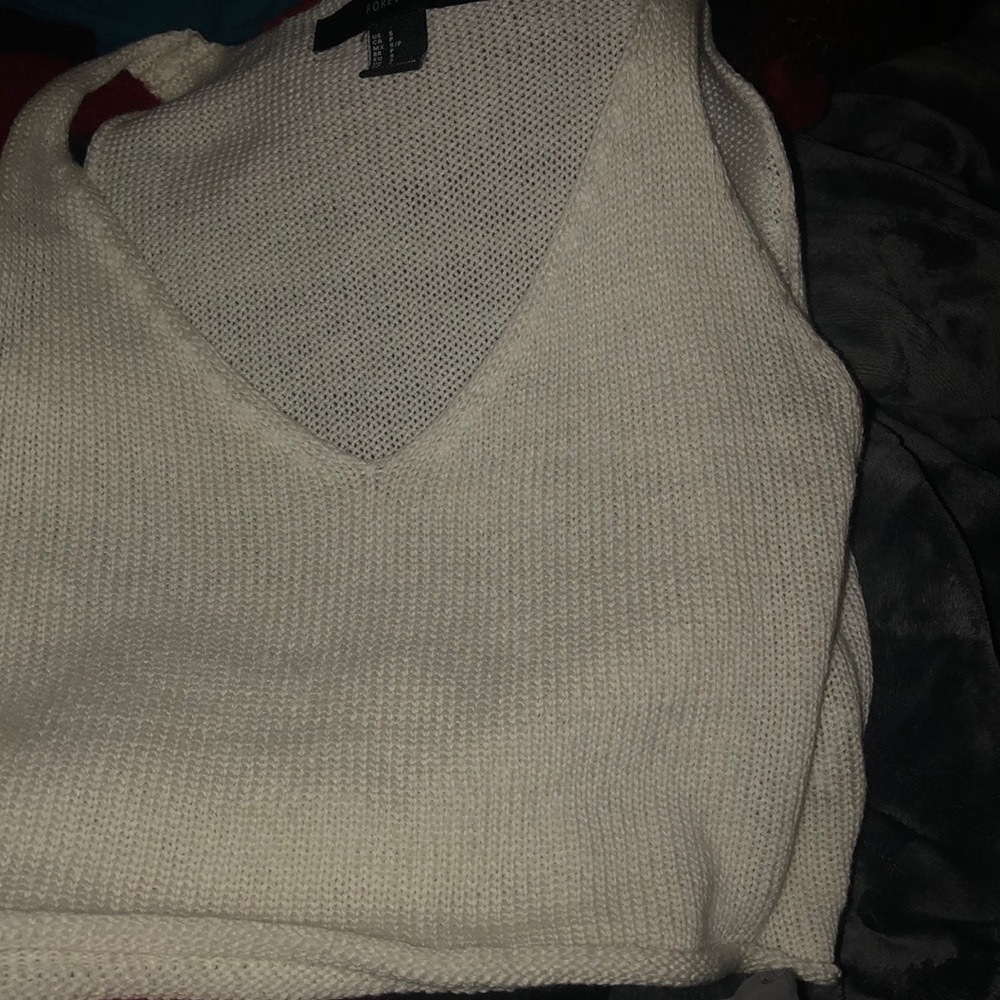 Knitted cropped v neck! Size S